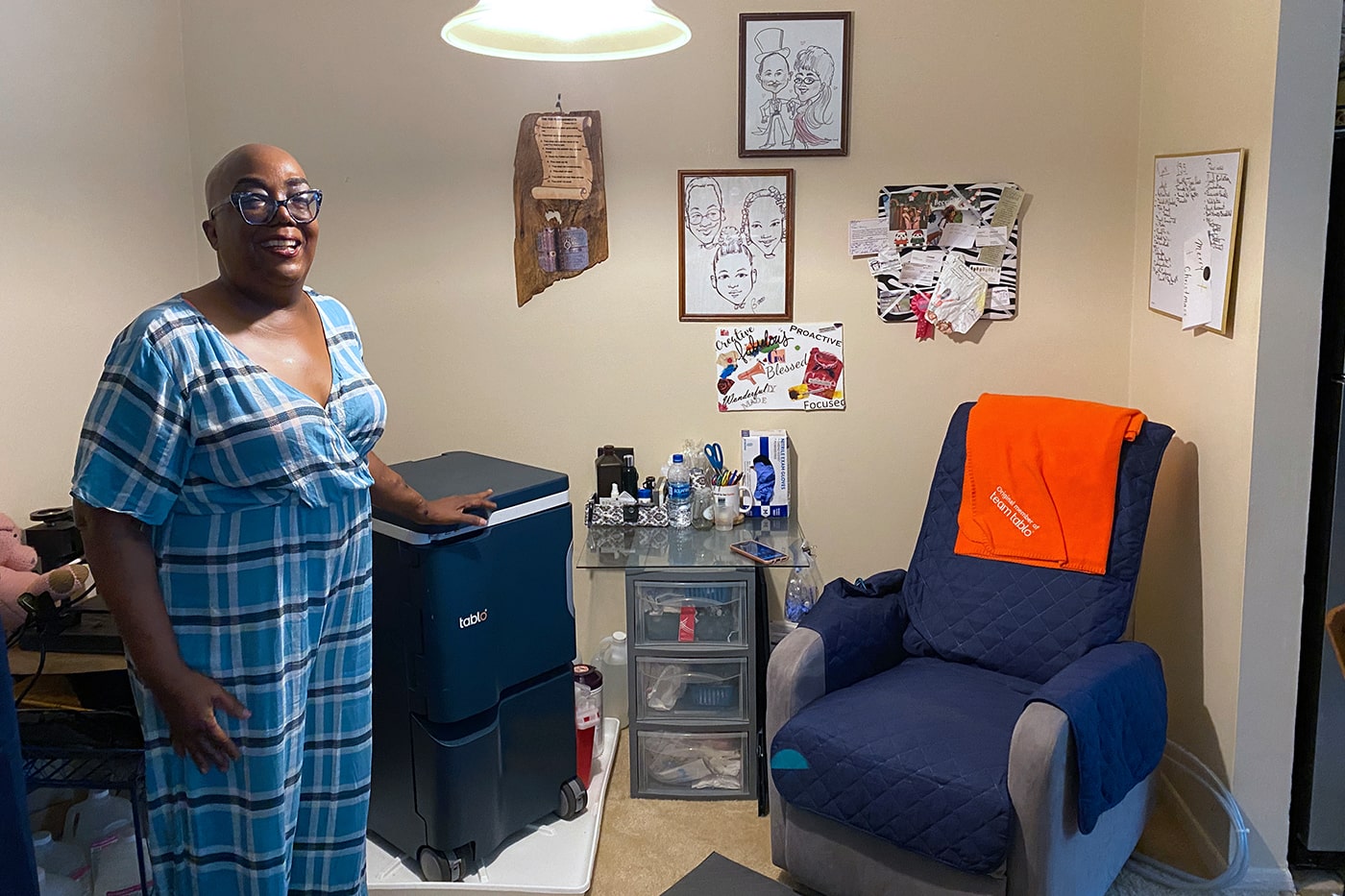 Dialysis patient with her Tablo machine